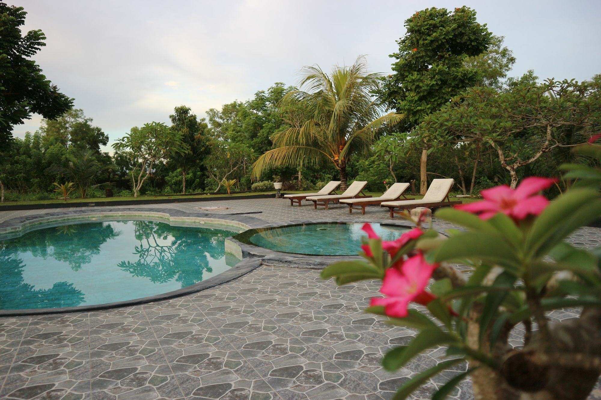 Bhujangga'S Village Near Pantai Uluwatu Redpartner Exterior photo